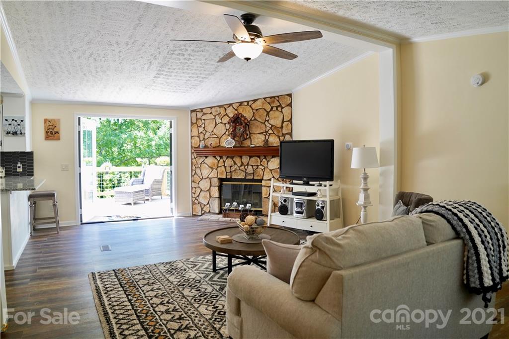 110 Ryan Cove Road Fletcher, NC 28732 - Photo 4 of 31 Gallery Image 4