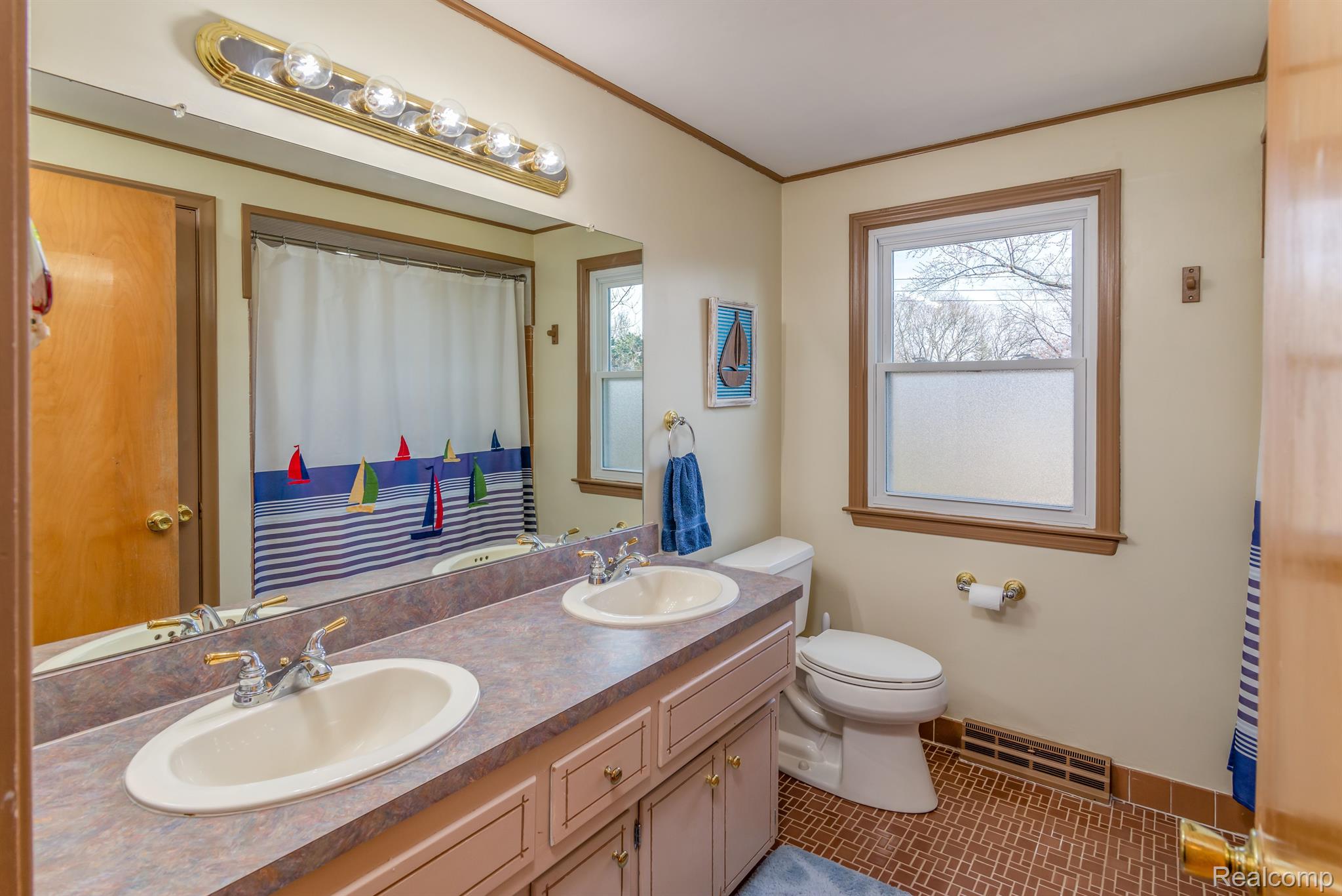 28556 Westerleigh Road Farmington, MI 48334 - Photo 13 of 22 Gallery Image 13