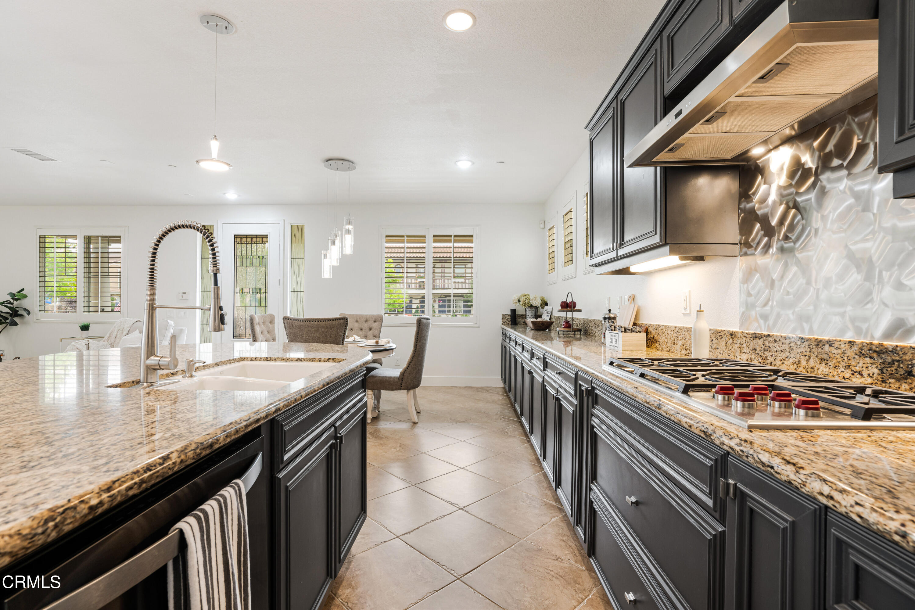 1404 Donegal Way Oxnard, CA 93035 - Photo 13 of 51 1404 Donegal Way Oxnard CA-print-012-013