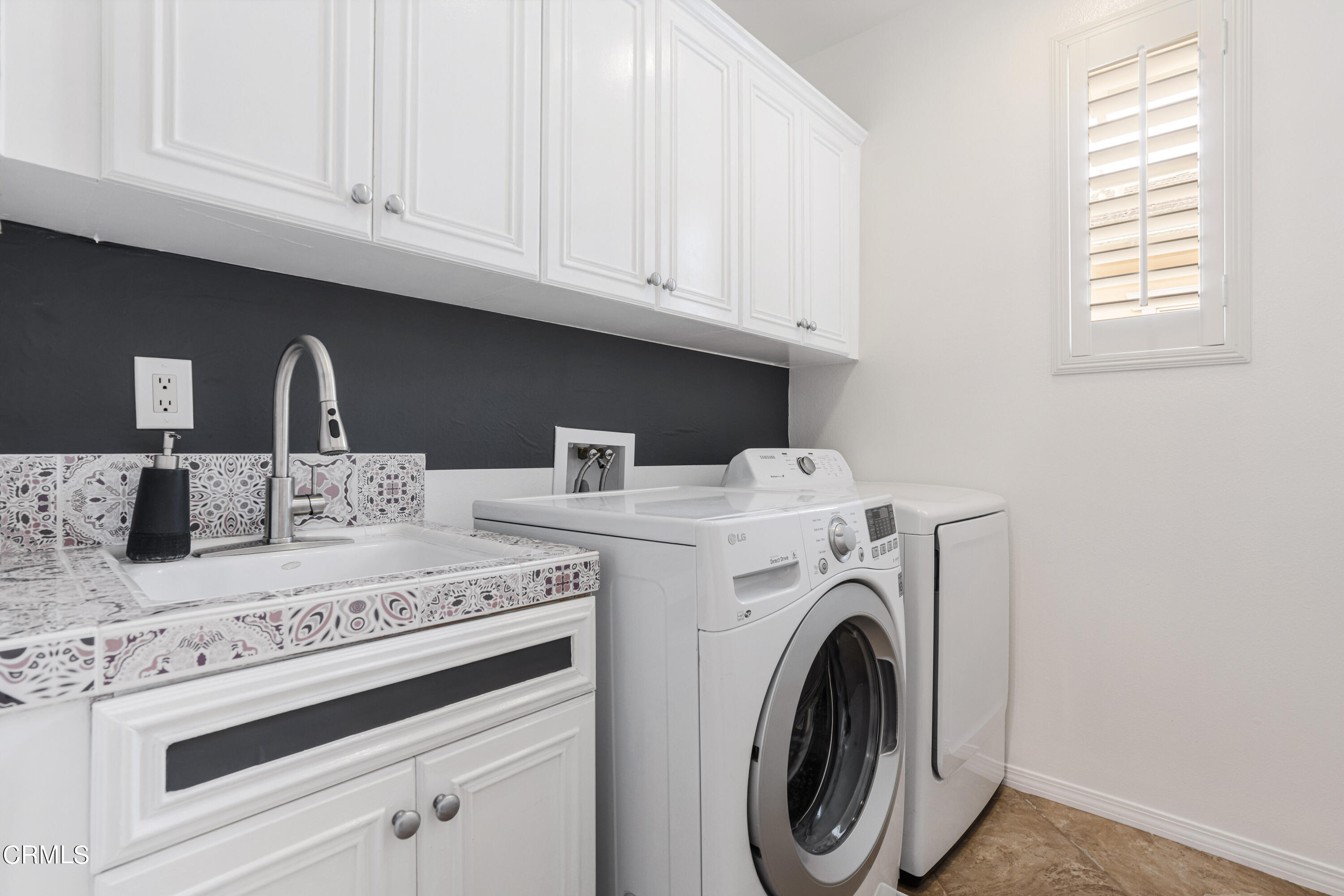 1404 Donegal Way Oxnard, CA 93035 - Photo 37 of 51 1404 Donegal Way Oxnard CA-print-031-034