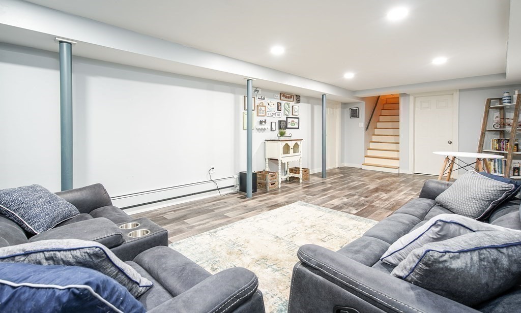 148 Glenoak Drive Springfield, MA 01129 - Photo 24 of 28 a living room with furniture and a large window