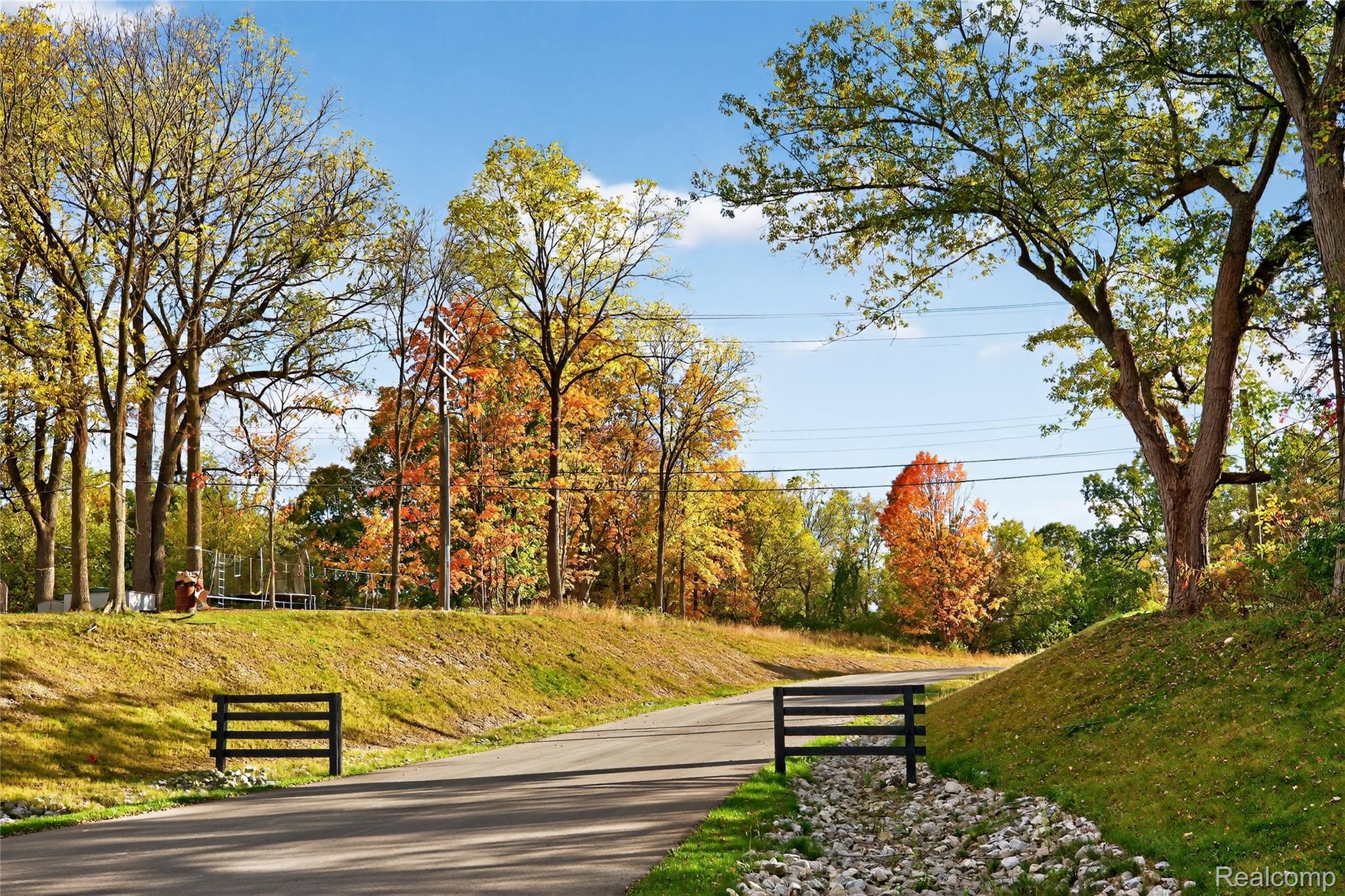 4060 Metamora Ridge Road Metamora, MI 48455 - Photo 5 of 66 17-2025.10.15_ACloutier_MetamoraRidge_244.jpg