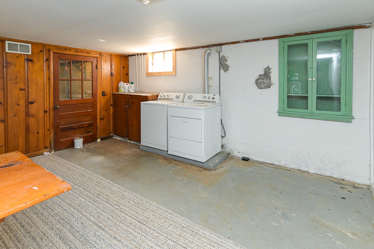 801 2nd Avenue Fayetteville, TN 37334 - Photo 28 of 41 a view of a room with cabinets