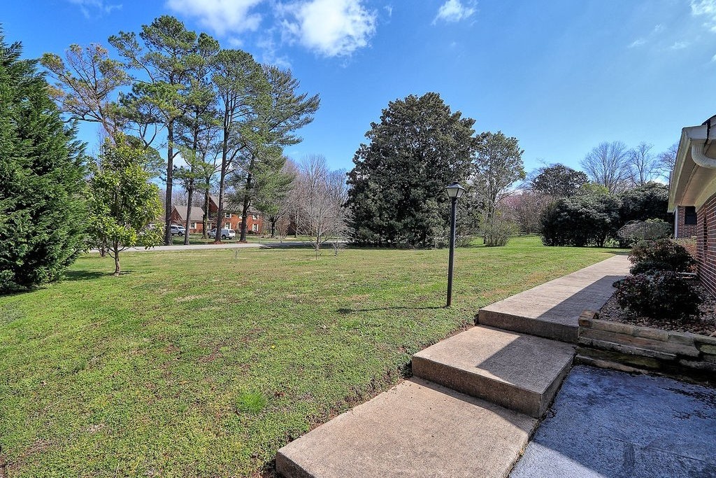 1102 Graymere Manor Road Columbia, TN 38401 - Photo 4 of 35 Gallery Image 4