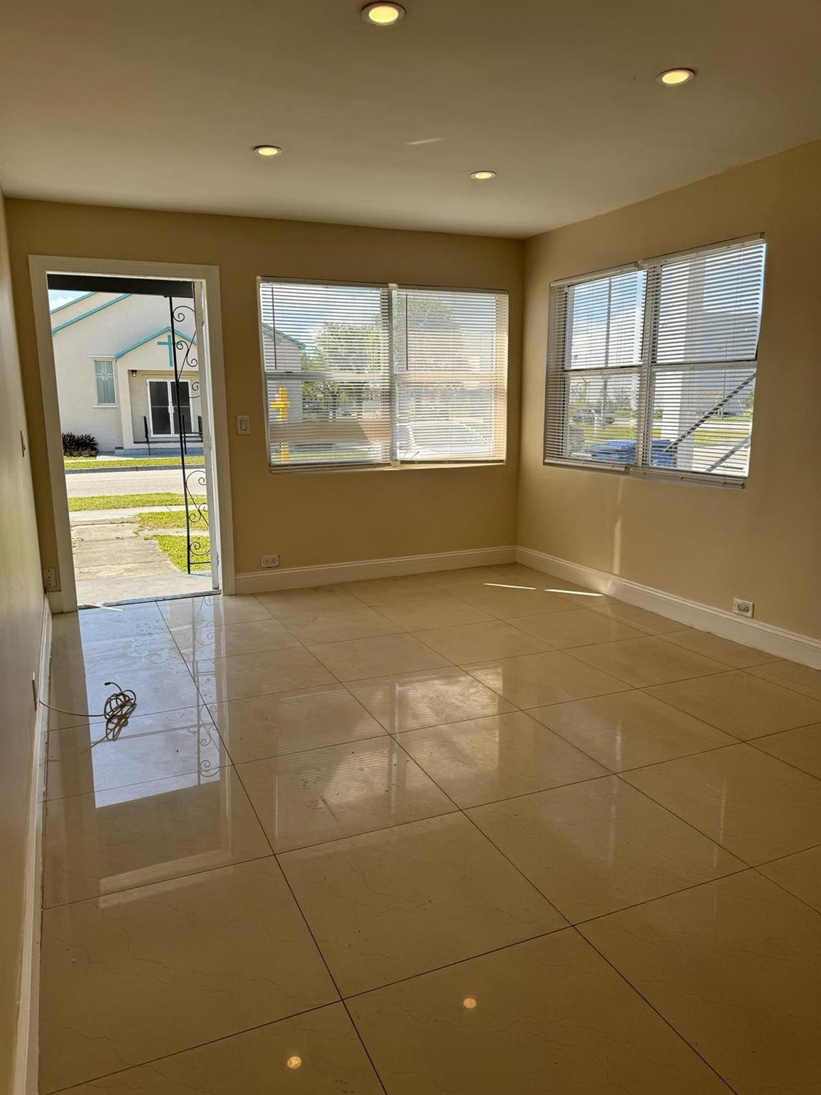 3734 Avenue South Riviera Beach, FL 33404 - Photo 5 of 13 Photo 5