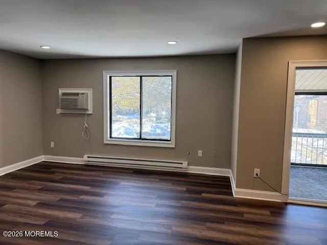 $2,500 | 204 Covered Bridge Boulevard, Unit F, Manalapan, NJ 07726