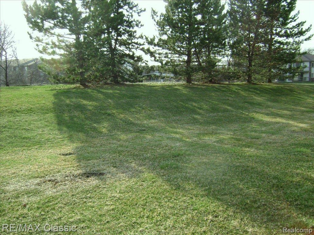 691 Charing Court, Unit 176 Rochester, MI 48307 - Photo 18 of 18 Commons view