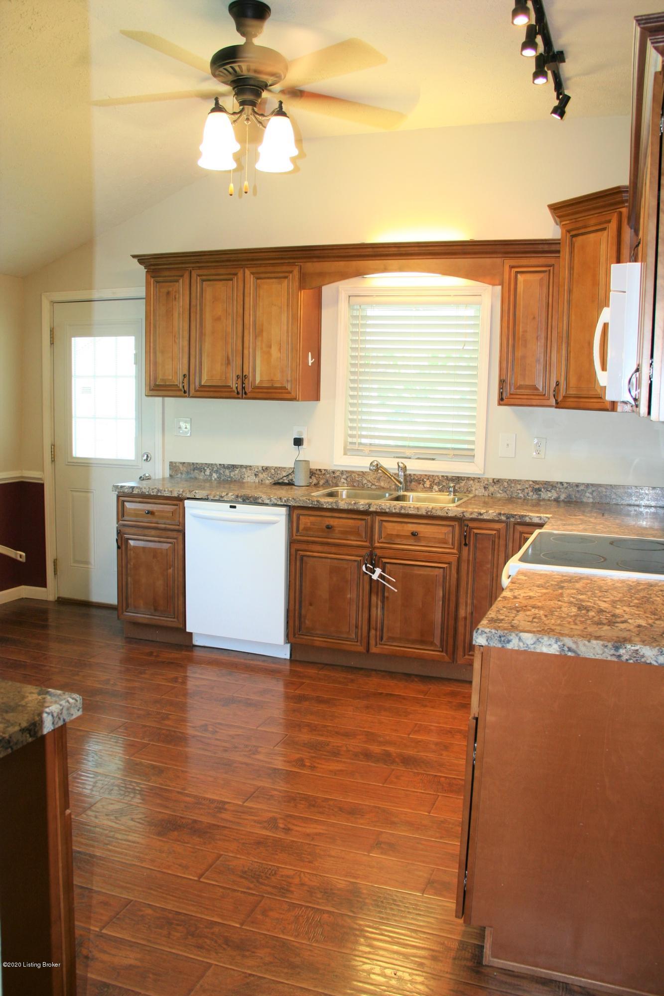 520 West Blue Lick Road Shepherdsville, KY 40165 - Photo 20 of 47 IMG_5057