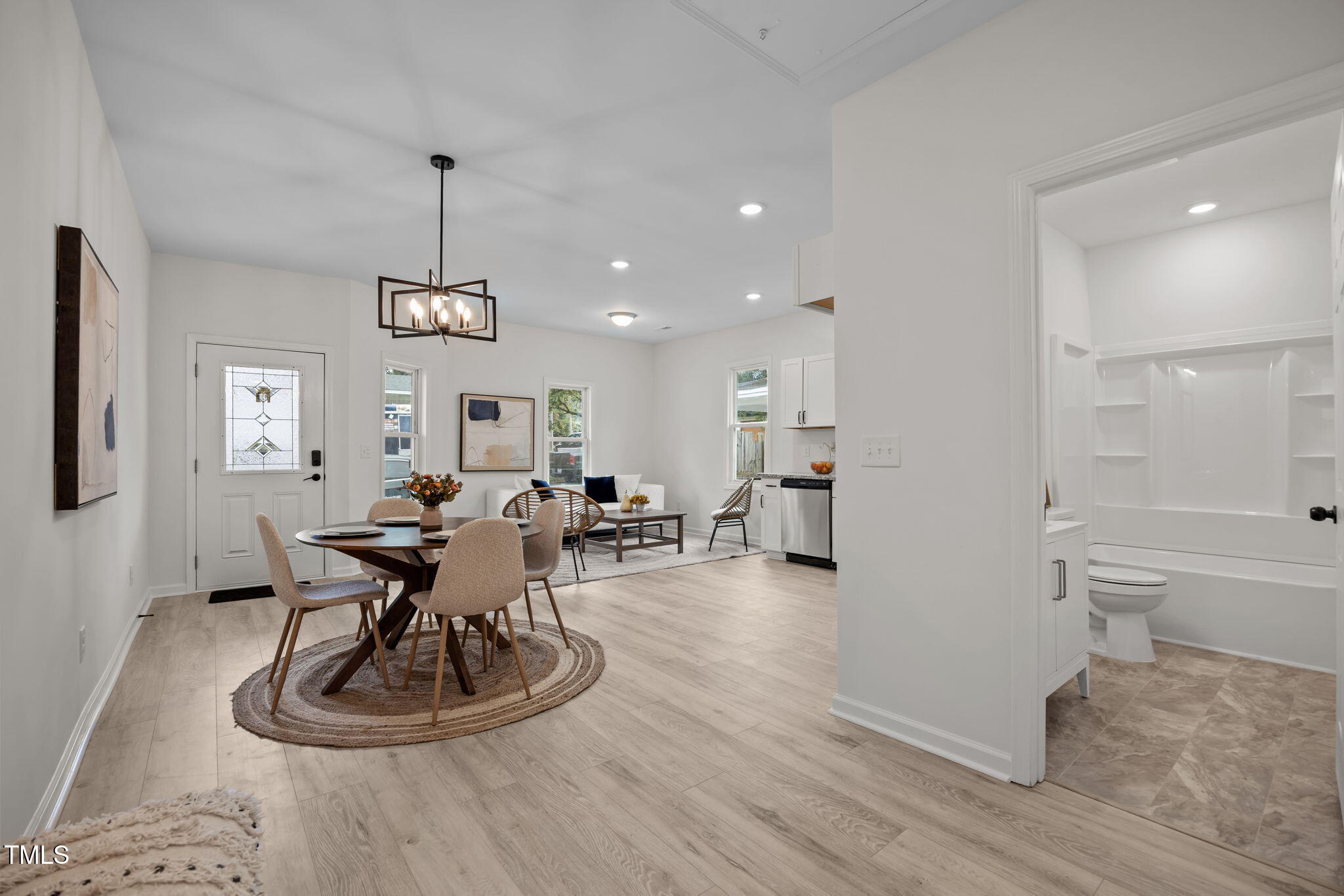 324 Bragg Street Raleigh, NC 27601 - Photo 4 of 24 22-web-or-mls-IMG_1071