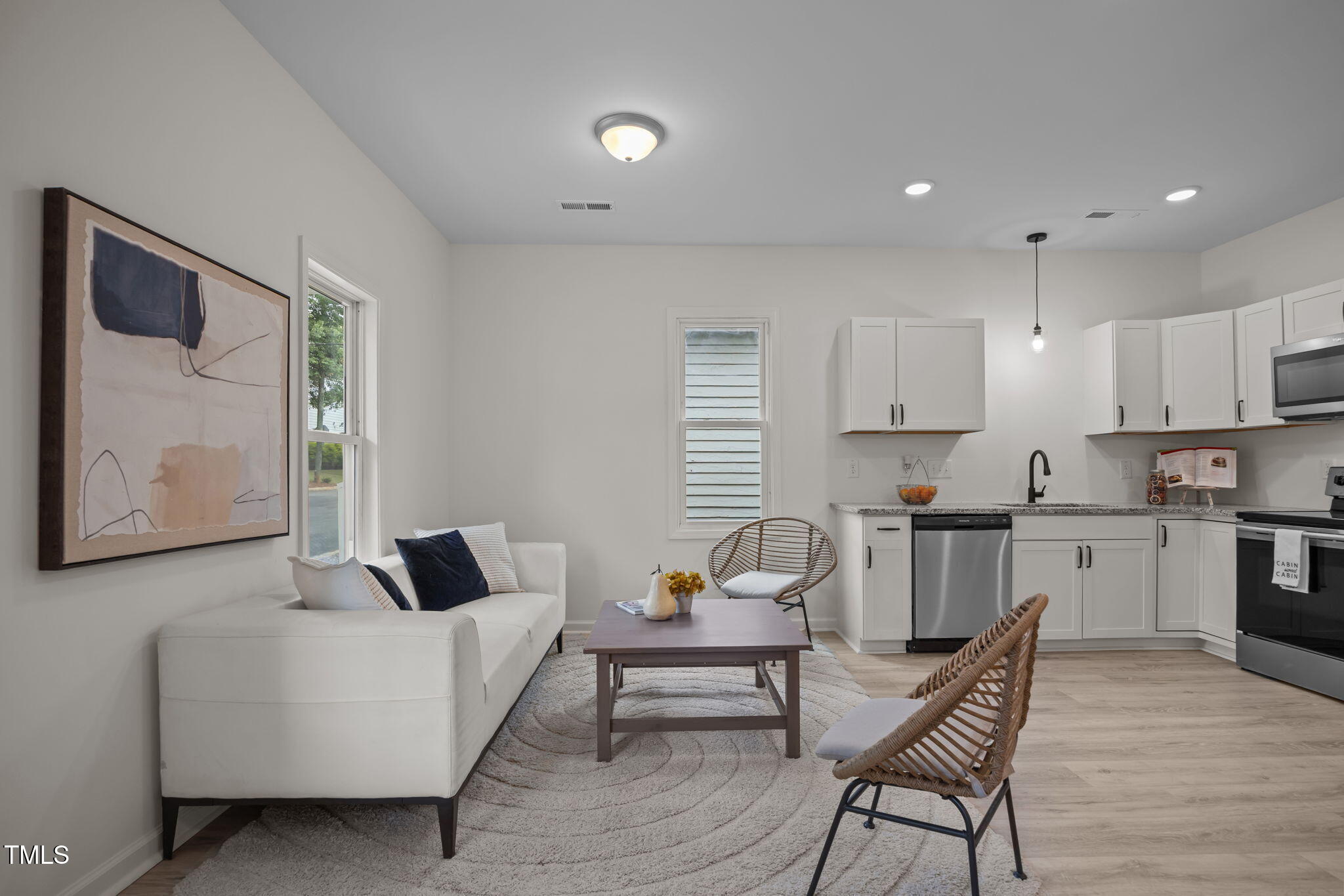 324 Bragg Street Raleigh, NC 27601 - Photo 6 of 24 25-web-or-mls-IMG_1080