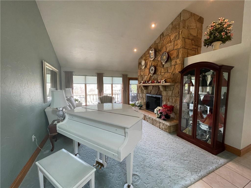 224 Henricks Road Butler, PA 16001 - Photo 4 of 25