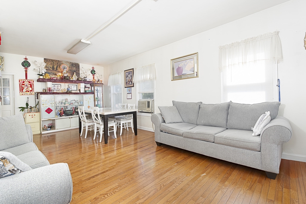 2 Kosta Street Worcester, MA 01607 - Photo 5 of 20