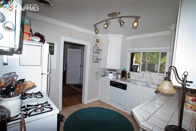 103 West Cheyenne Road Colorado Springs, CO 80906 - Photo 29 of 33