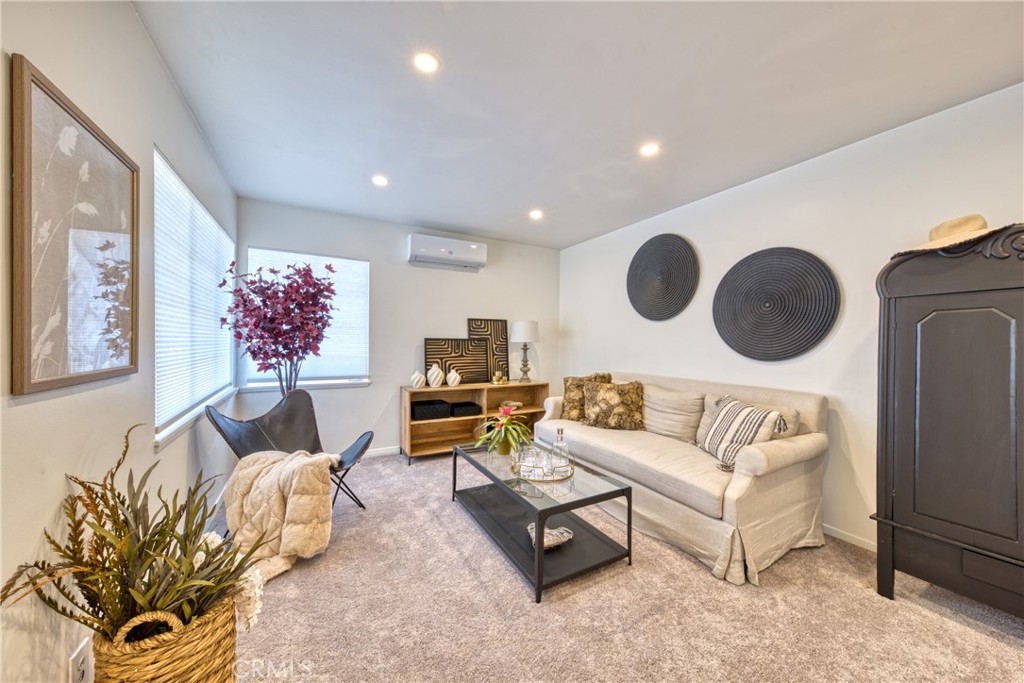 2531 Calmia Road Duarte, CA 91010 - Photo 4 of 30 a living room with furniture