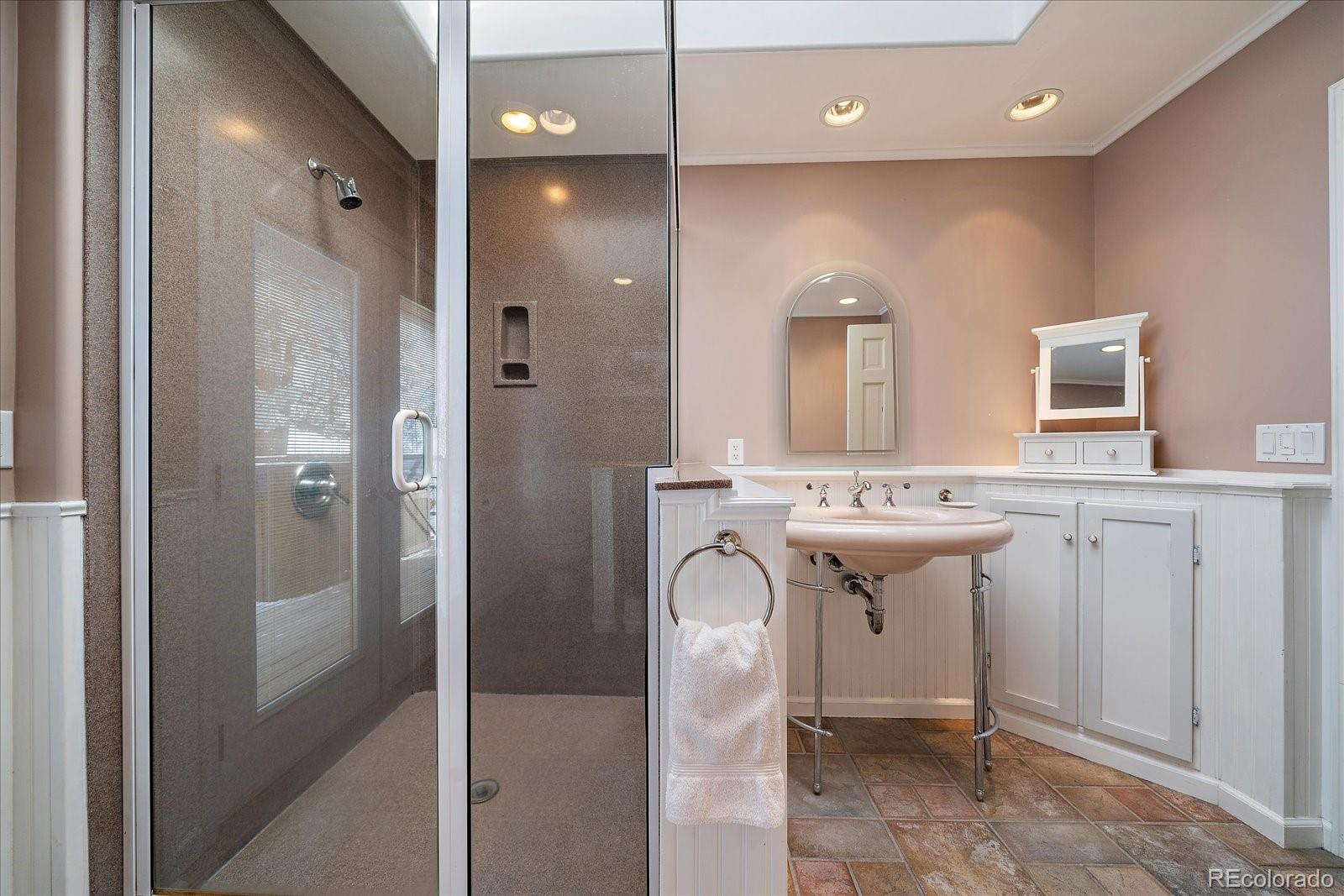 21993 Crestmoor Road Golden, CO 80401 - Photo 17 of 39 Gallery Image 17