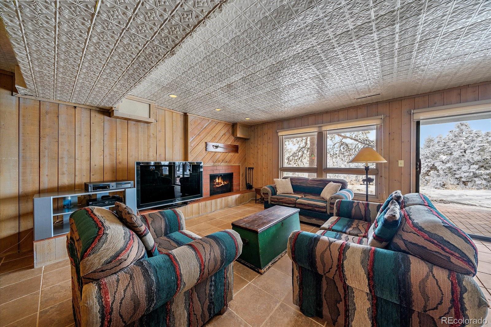 21993 Crestmoor Road Golden, CO 80401 - Photo 20 of 39 Gallery Image 20