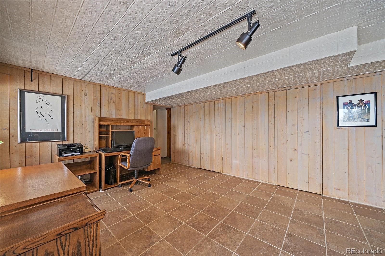 21993 Crestmoor Road Golden, CO 80401 - Photo 24 of 39 Gallery Image 24