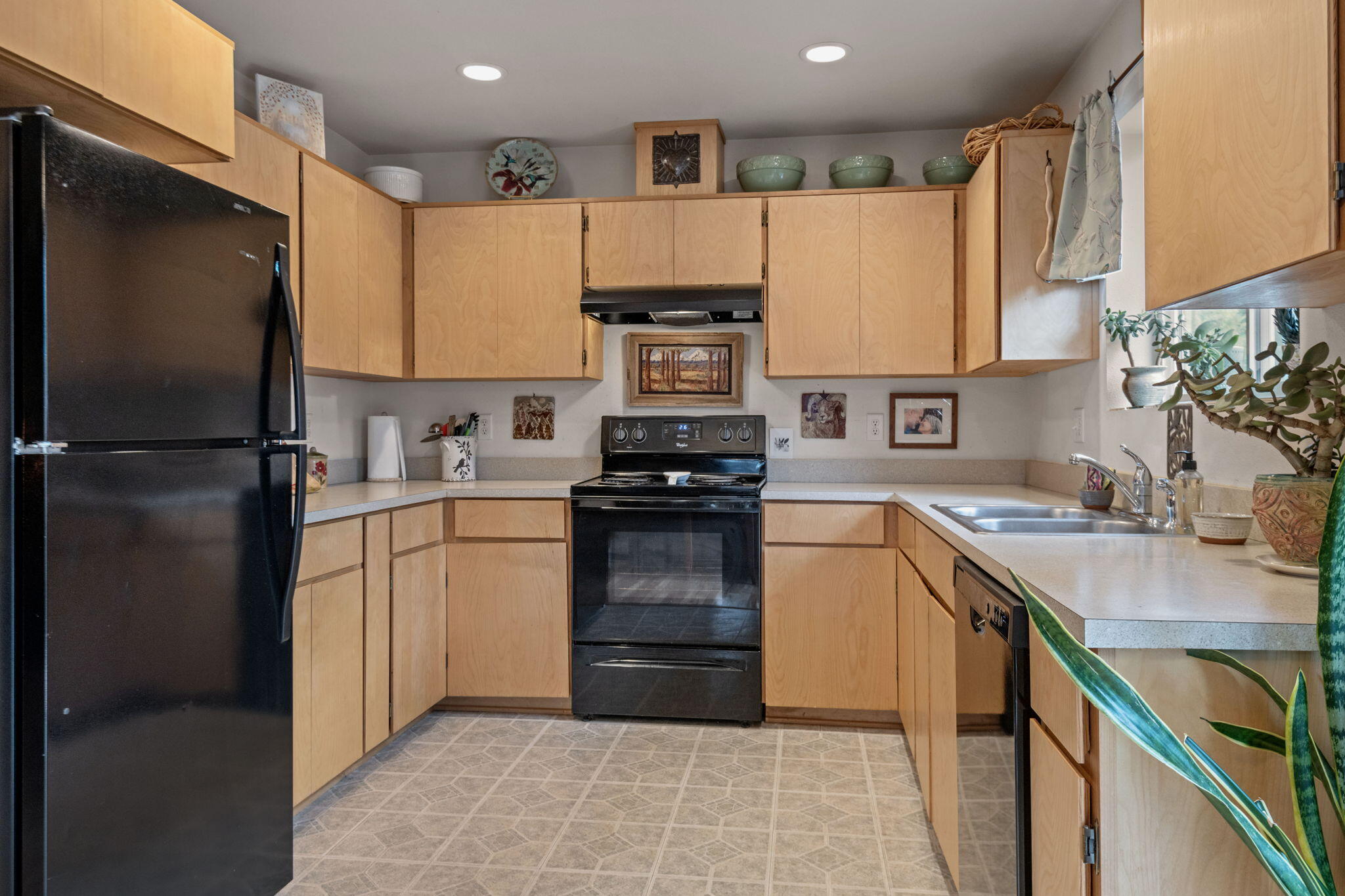 412 North Desert Rose Loop Sisters, OR 97759 - Photo 8 of 16