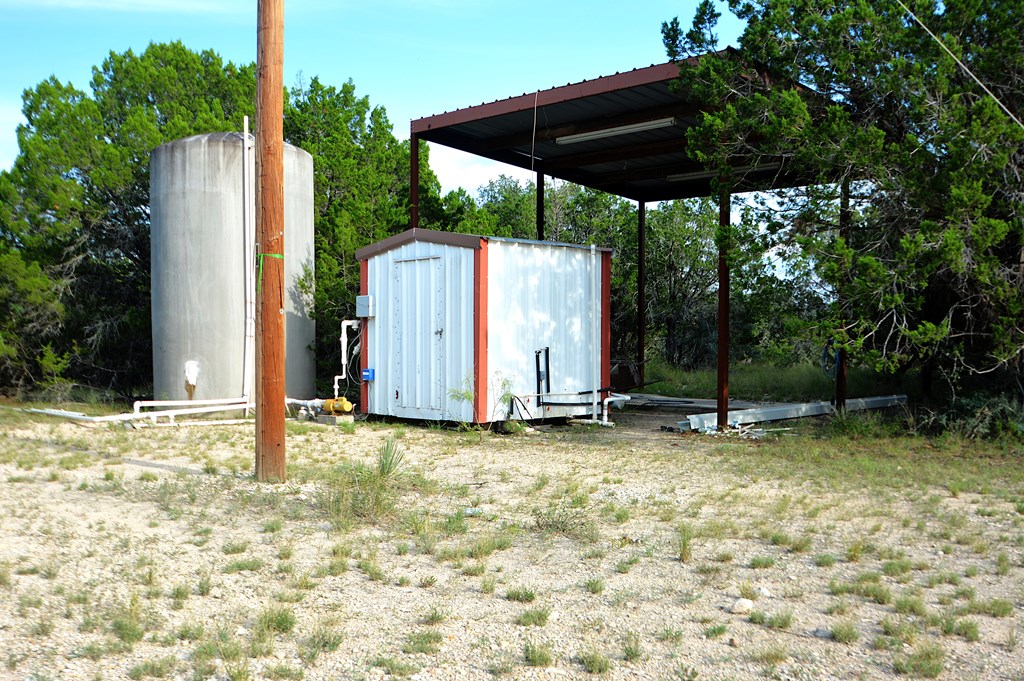 22874 Ranch Road 385 Harper, TX 78631 - Photo 6 of 31