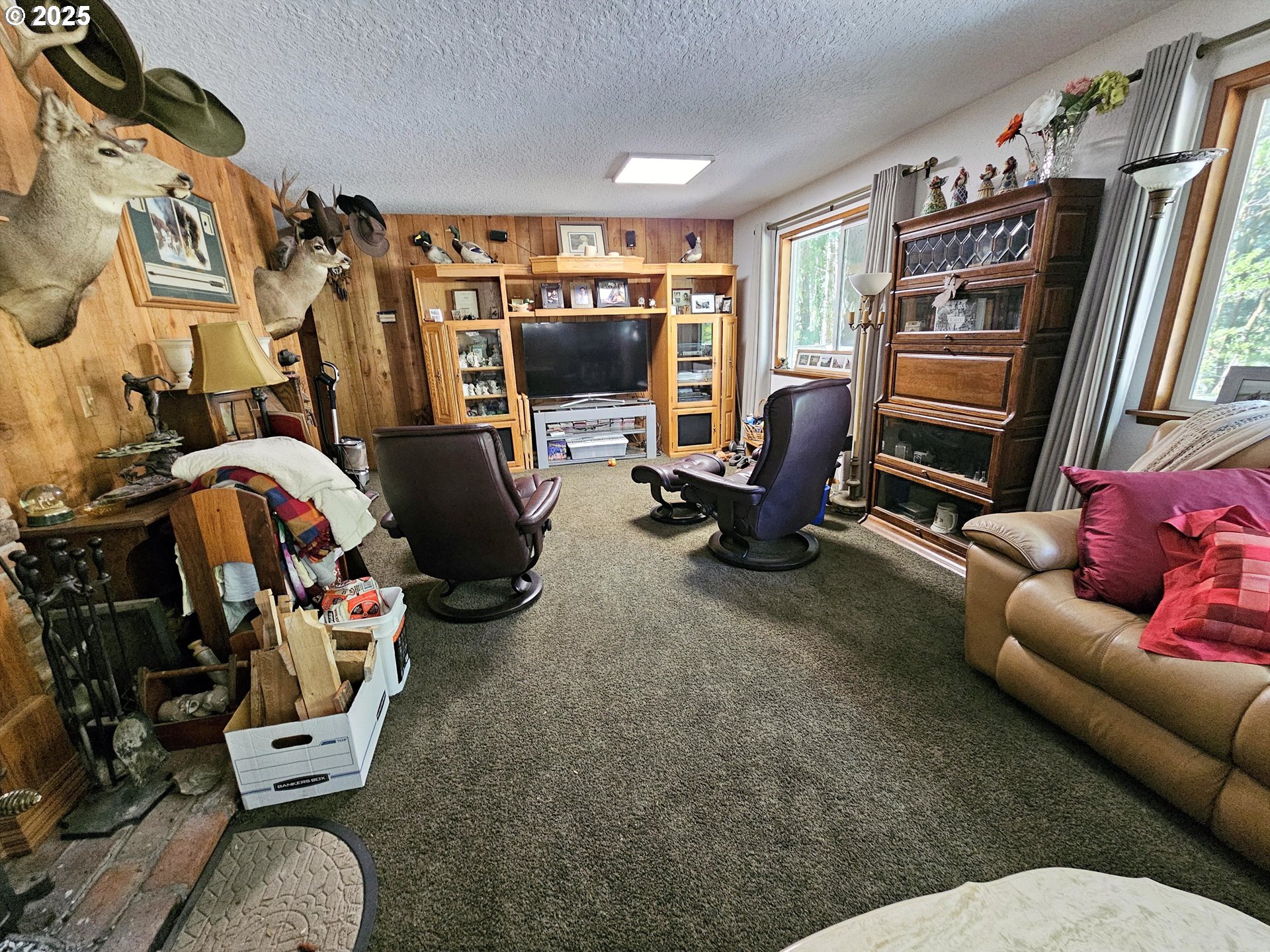 3463 Briarwood Road Umpqua, OR 97486 - Photo 3 of 29 a view of a livingroom with furniture and a couch