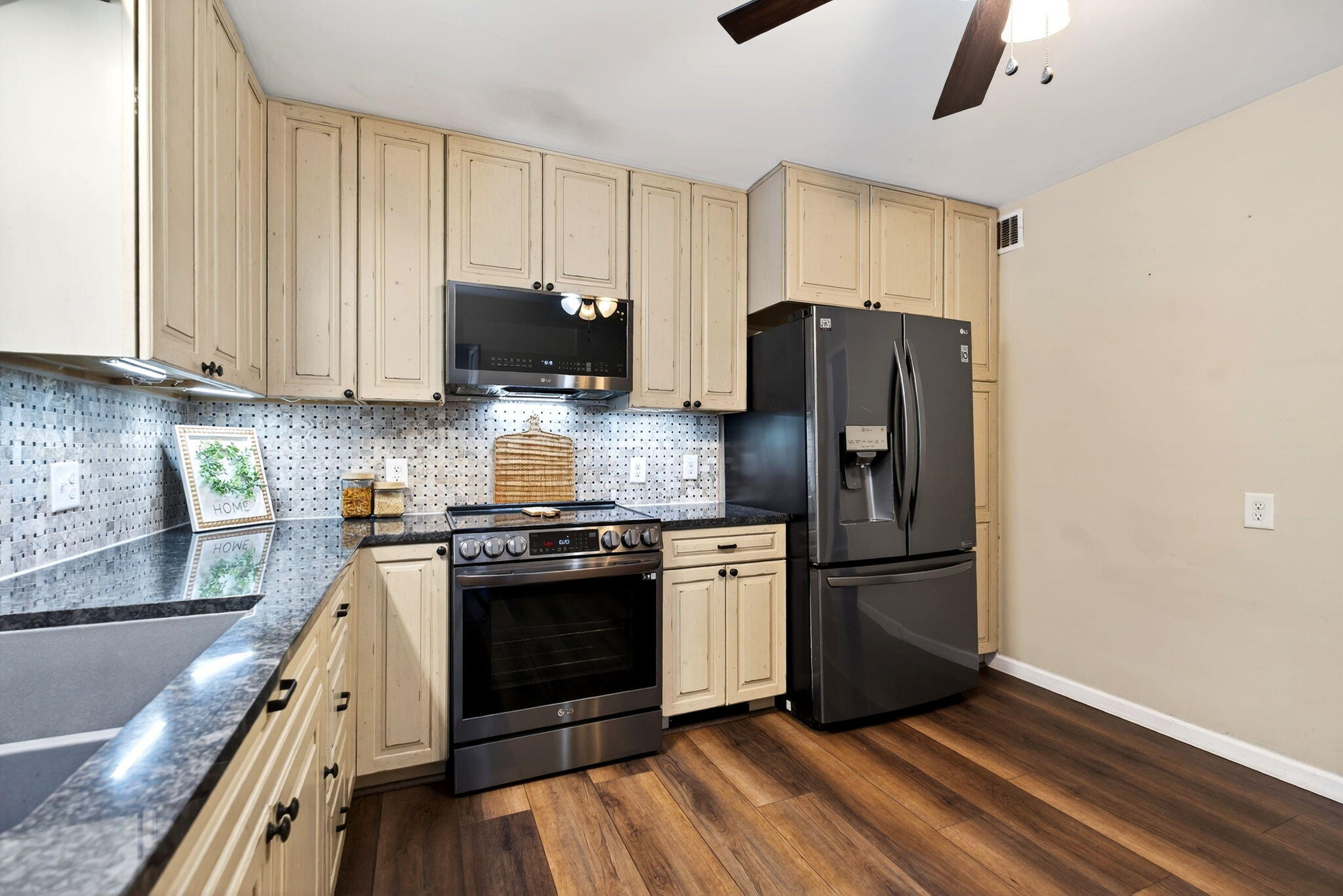 206 South Tecumseh Road Springfield, OH 45506 - Photo 10 of 41 Gallery Image 10