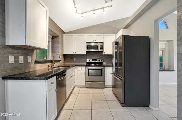 $2,900 | 3425 East Tonto Lane, Phoenix, AZ 85050