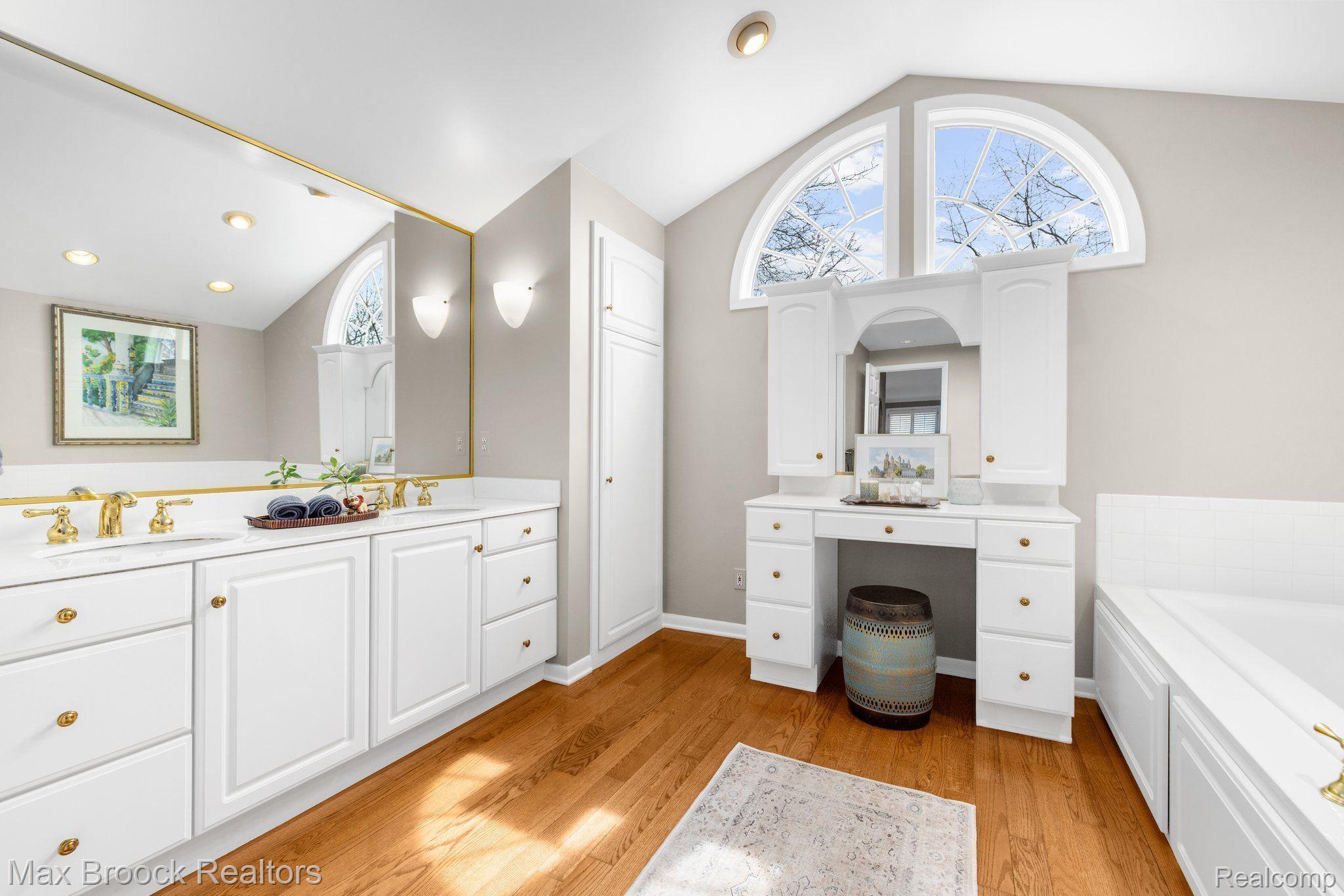 19921 Waltham Road Franklin, MI 48025 - Photo 22 of 39 Luxurious primary spa
