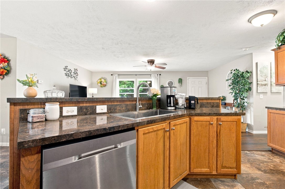14839 Plainview Road Charleston, IL 61920 - Photo 10 of 30 Gallery Image 10