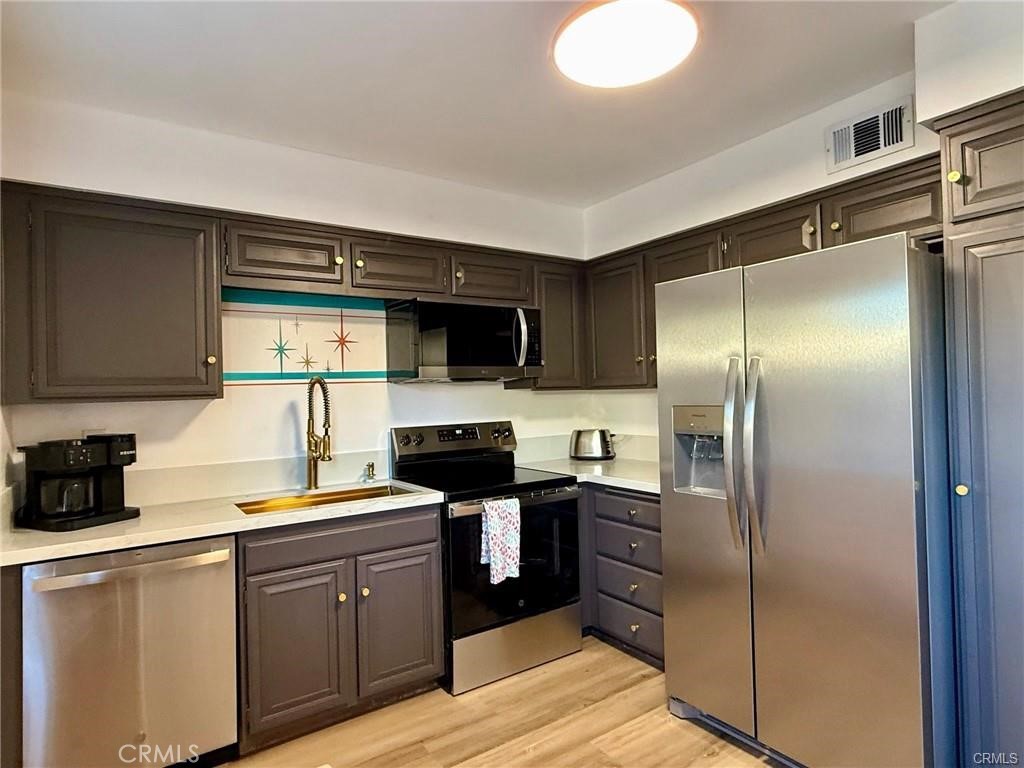 6134 Arroyo Road, Unit 6 Palm Springs, CA 92264 - Photo 7 of 17 Gallery Image 7