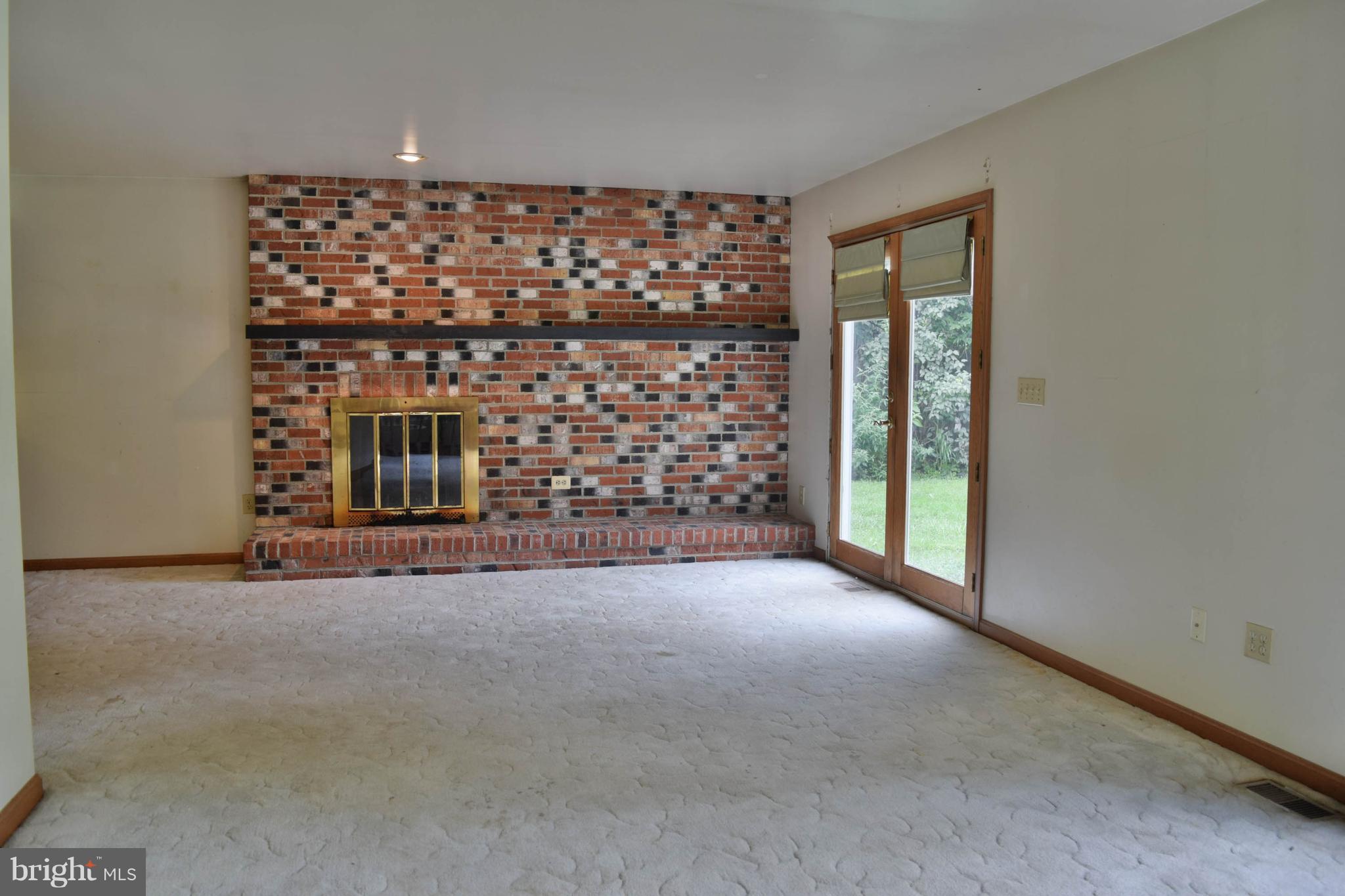 7035 Ridge Road Frederick, MD 21702 - Photo 14 of 29 Family Room