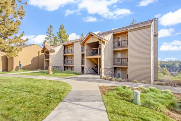 $287,000 | 18575 Southwest Century Drive, Unit 423, Bend, OR 97702