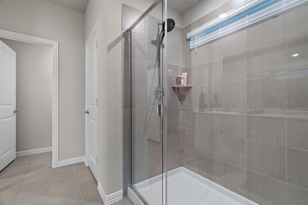 3112 Kingsgarden Road Denton, TX 76207 - Photo 11 of 19 Master Shower oversized