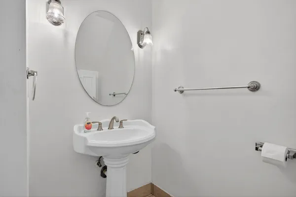 $2,700 | 7599 Northwest 73rd Terrace, Tamarac, FL 33321