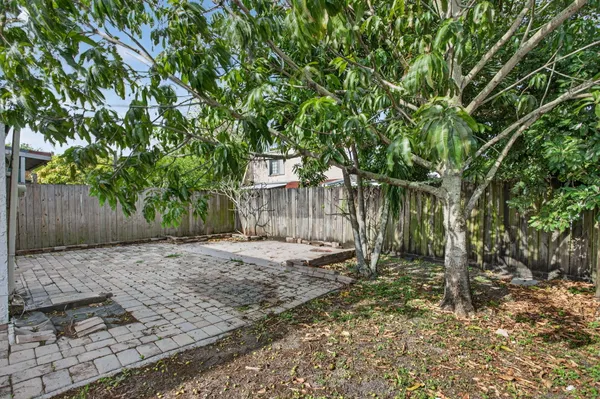 $2,700 | 7599 Northwest 73rd Terrace, Tamarac, FL 33321