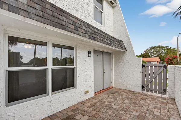 $2,700 | 7599 Northwest 73rd Terrace, Tamarac, FL 33321