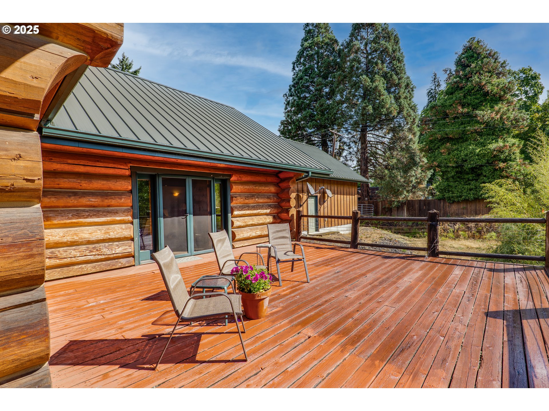 39582 Little Fall Creek Road Fall Creek, OR 97438 - Photo 17 of 44 Deck
