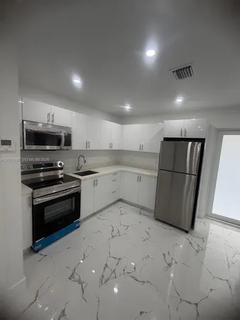 $1,750 | 2431 Northwest 23rd Street, Unit 1, Miami, FL 33142