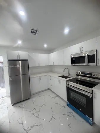 $1,750 | 2431 Northwest 23rd Street, Unit 1, Miami, FL 33142