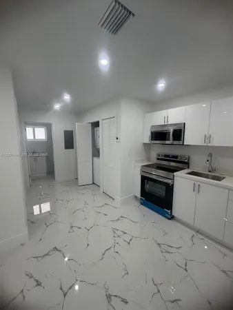 $1,750 | 2431 Northwest 23rd Street, Unit 1, Miami, FL 33142
