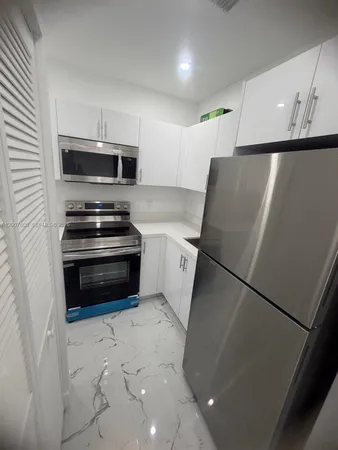 $1,750 | 2431 Northwest 23rd Street, Unit 1, Miami, FL 33142