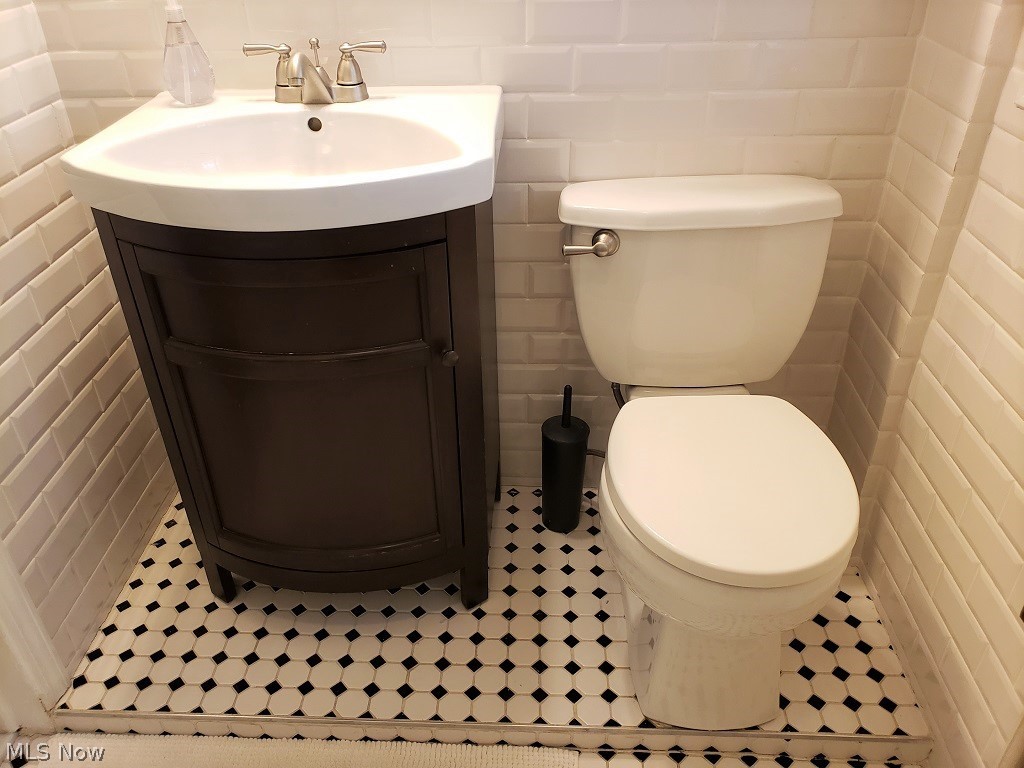 1709 Cumberland Road Cleveland, OH 44118 - Photo 20 of 33 Gallery Image 20