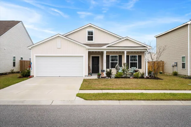 $359,999 | 226 Clydesdale Circle, Summerville, SC 29486