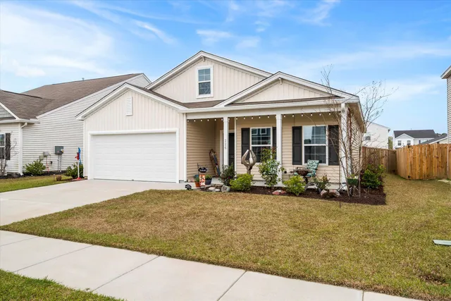 $359,999 | 226 Clydesdale Circle, Summerville, SC 29486