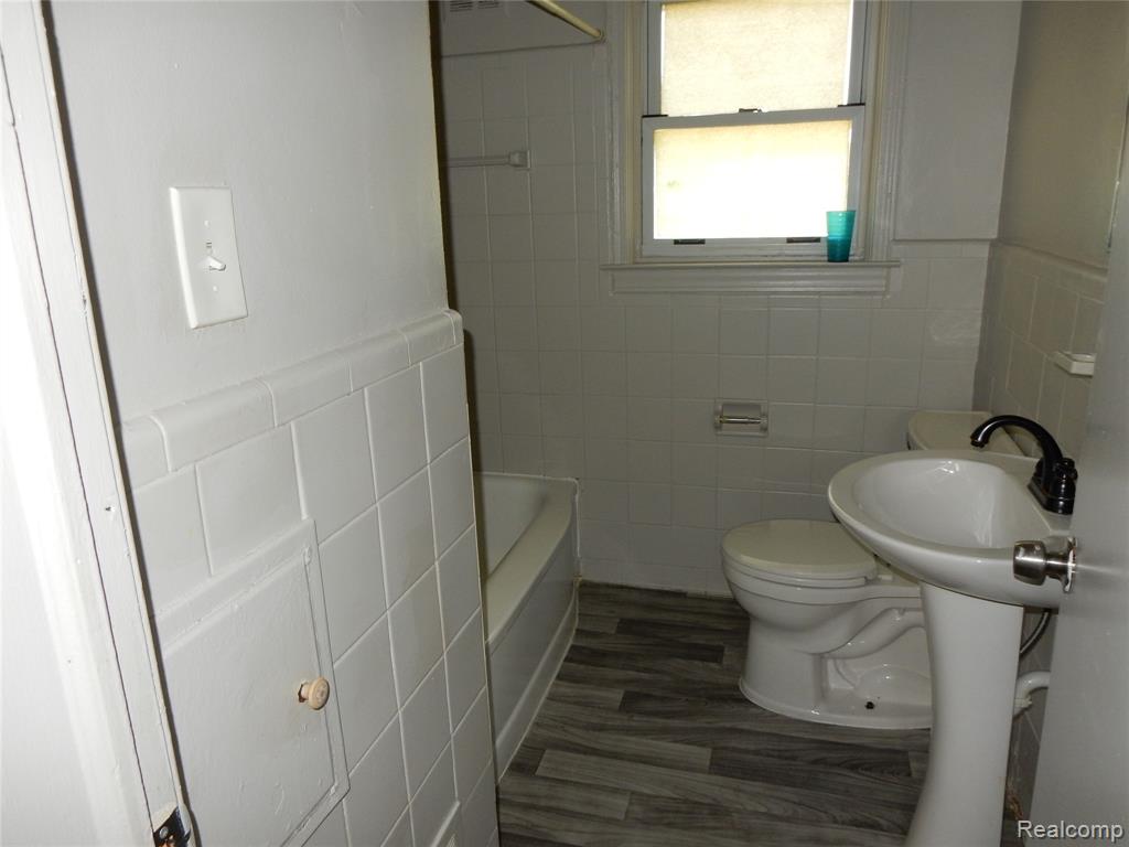 6782 Evergreen Road Detroit, MI 48228 - Photo 8 of 22 Gallery Image 8