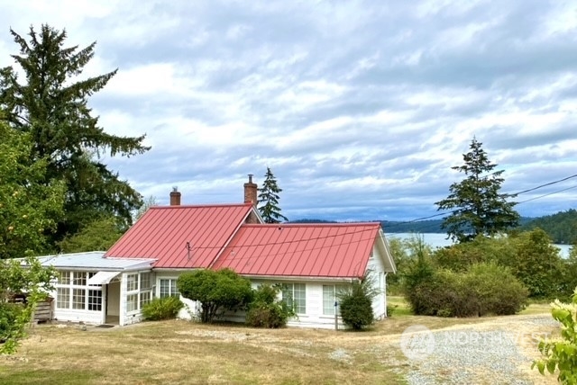 5059 Jones Road Oak Harbor, WA 98277 - Photo 1 of 40 Gallery Image 1