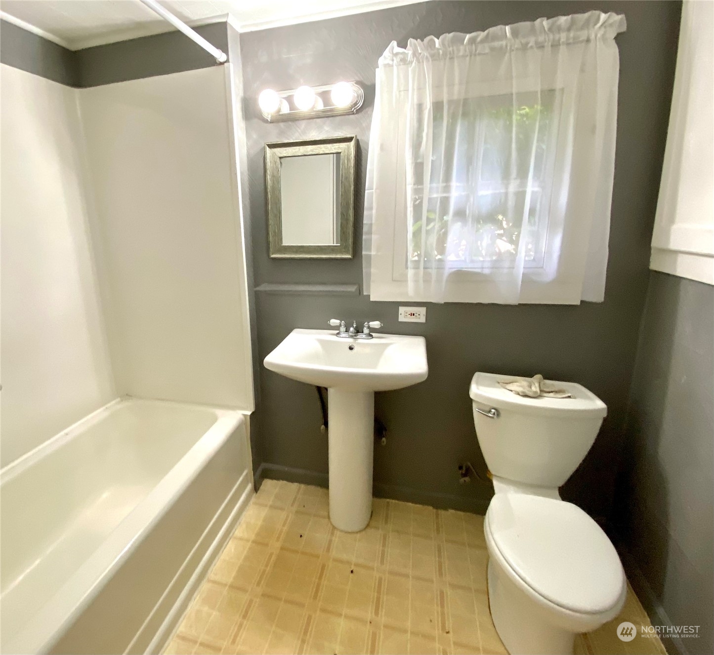 5059 Jones Road Oak Harbor, WA 98277 - Photo 22 of 40 Gallery Image 22