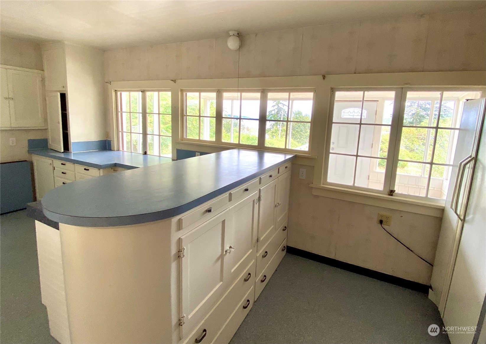 5059 Jones Road Oak Harbor, WA 98277 - Photo 3 of 40 Gallery Image 3