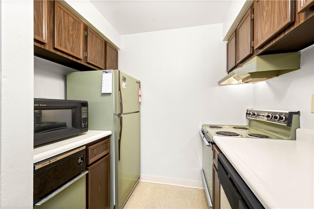 329 Ridge Point Circle, Unit 32B Bridgeville, PA 15017 - Photo 13 of 25