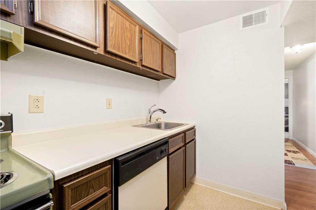 329 Ridge Point Circle, Unit 32B Bridgeville, PA 15017 - Photo 15 of 25