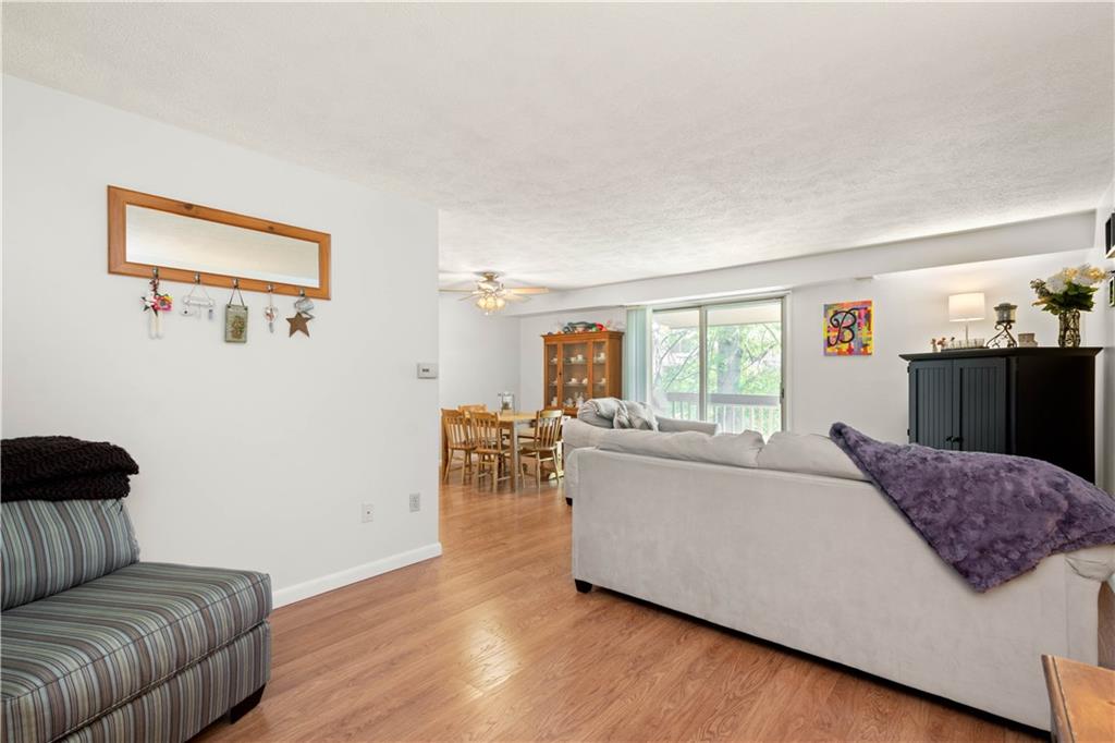 329 Ridge Point Circle, Unit 32B Bridgeville, PA 15017 - Photo 3 of 25